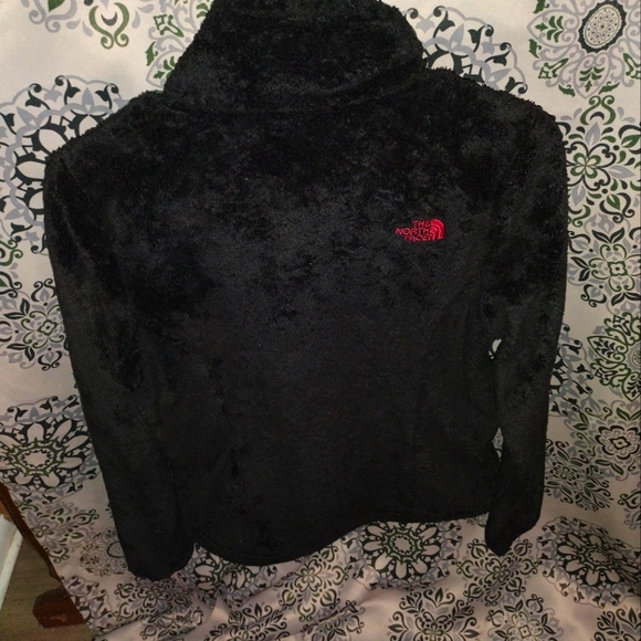 Women's small Black fuzzy North face - Picture 2 of 3